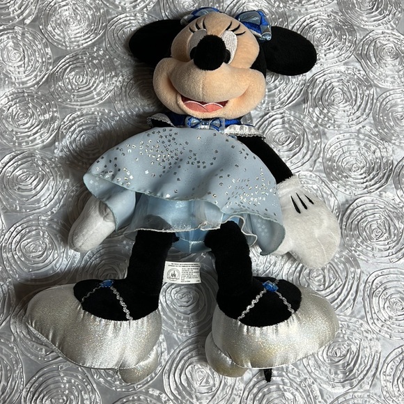 Minnie Mouse 60th diamond anniversary collection - Picture 7 of 9